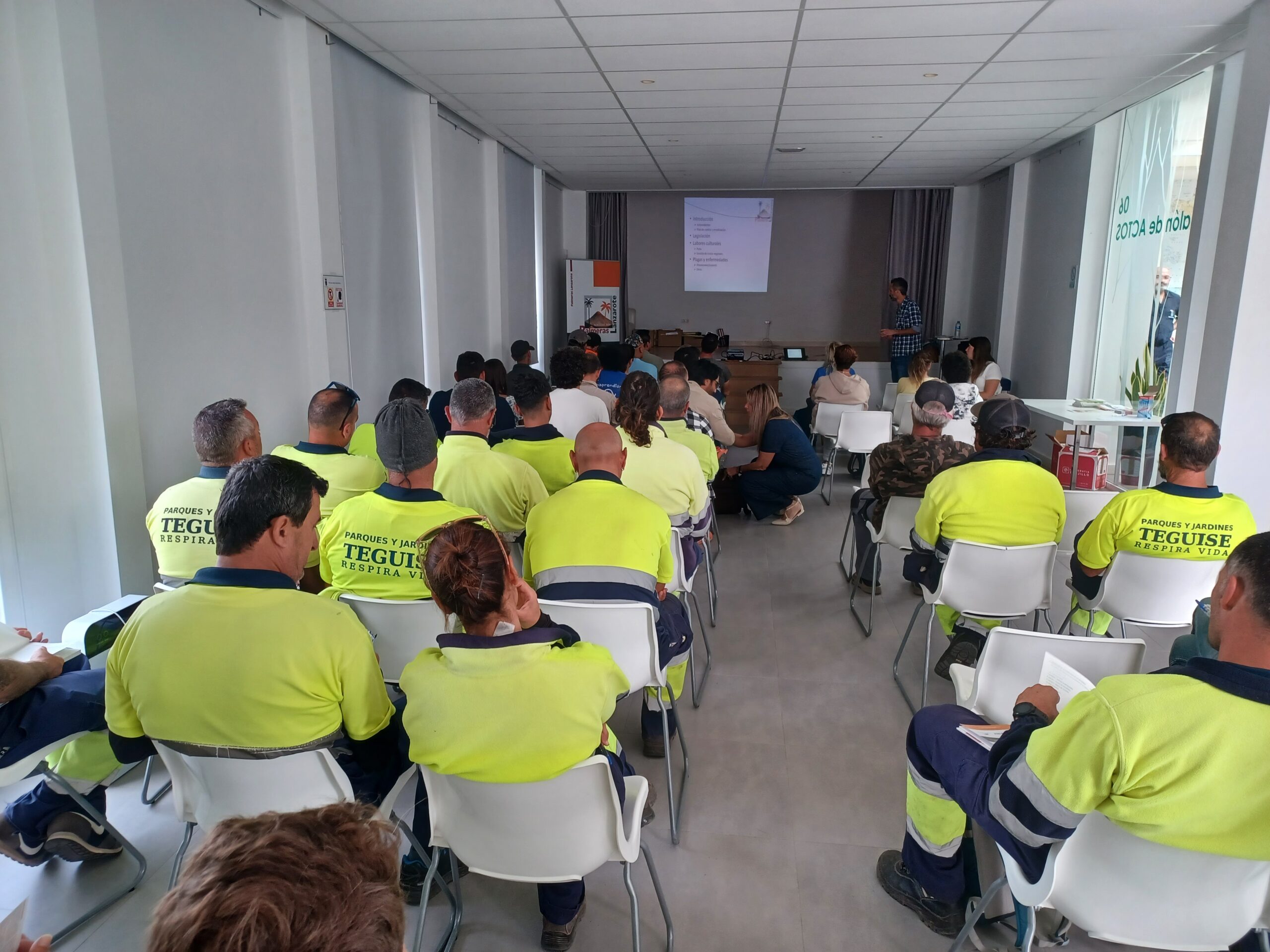 Más de un centenar de trabajadores reciben formaciones para el control y erradicación de las plagas de las palmeras de Lanzarote